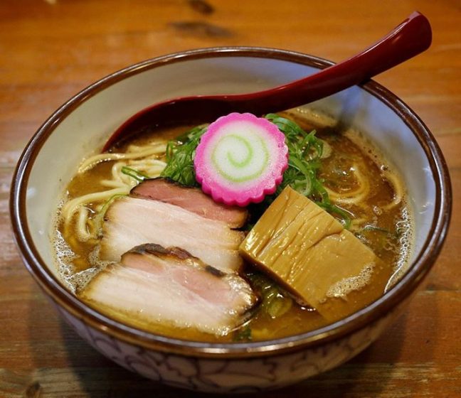 豊平区 麺屋高橋 おさかな正油ラーメン この地に店を構え十年 札幌ラーメン1000 北海道ラーメン専門誌の提供する最新情報